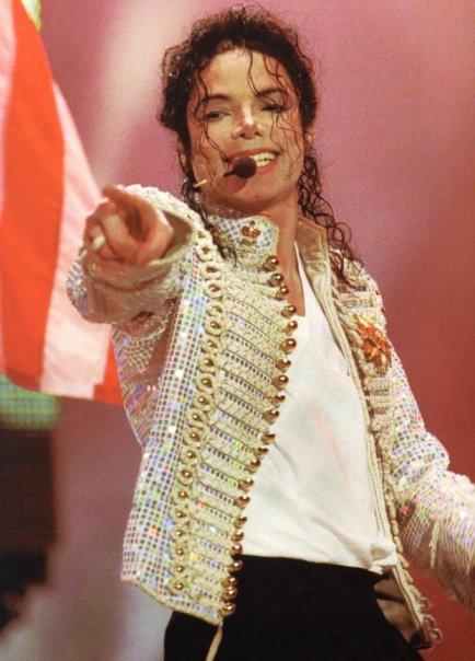 http://imagebox.cz.osobnosti.cz/foto/michael-jackson/N407755-bc836.jpg