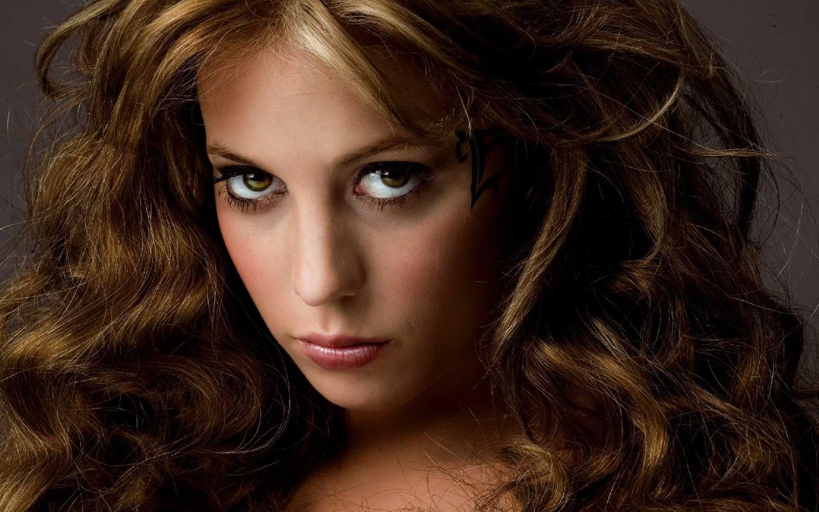 Demi Lovatos Stay Strong Demi Lovatos Stay Strong