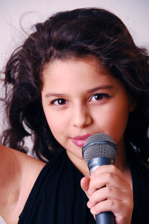 Profilový obrázek - Dianka zpívá "cover" verze písní
