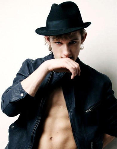 Alex Pettyfer