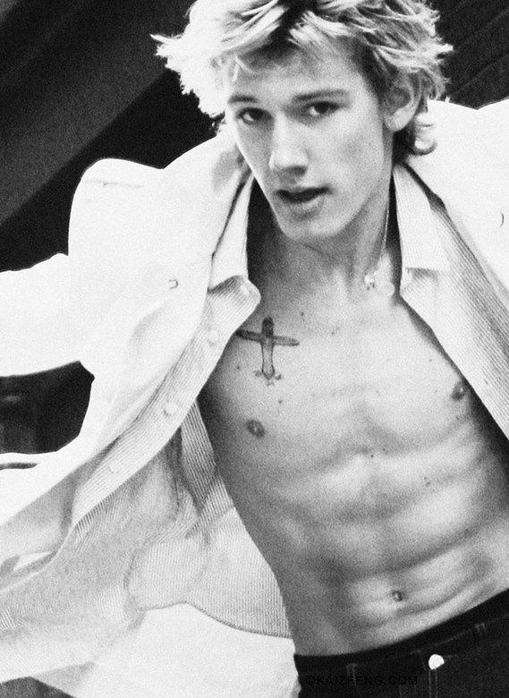 Alex Pettyfer