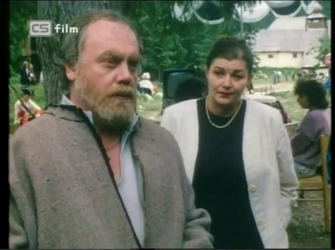 Pavol Mikulík a Alexandra Záborská vo filme "Správca skanzenu" (1989)