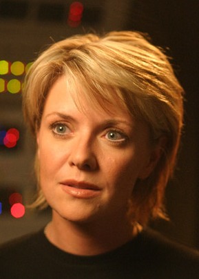 Amanda Tapping van helsing