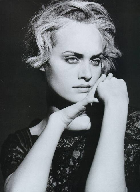 Amber Valletta