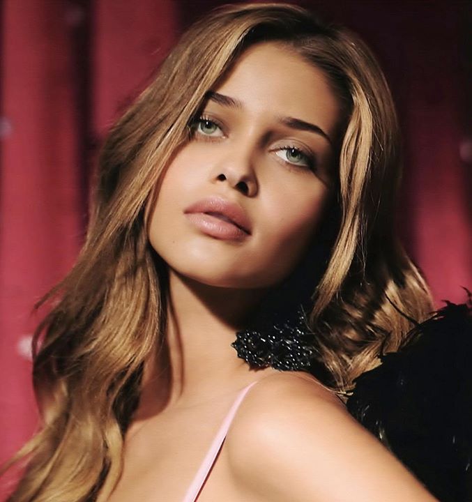 Ana Beatriz Barros