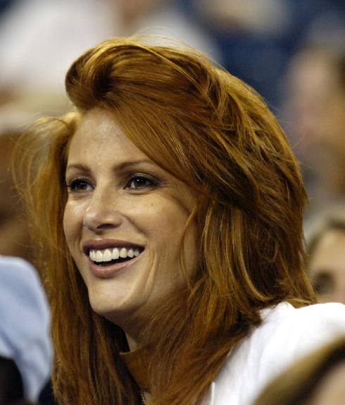 Next photo of Angie Everhart