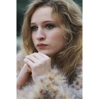 Christa Theret