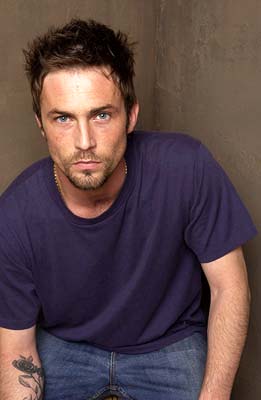 Desmond Harrington height weight