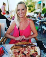 Dirty Tina | OSOBNOSTI.cz