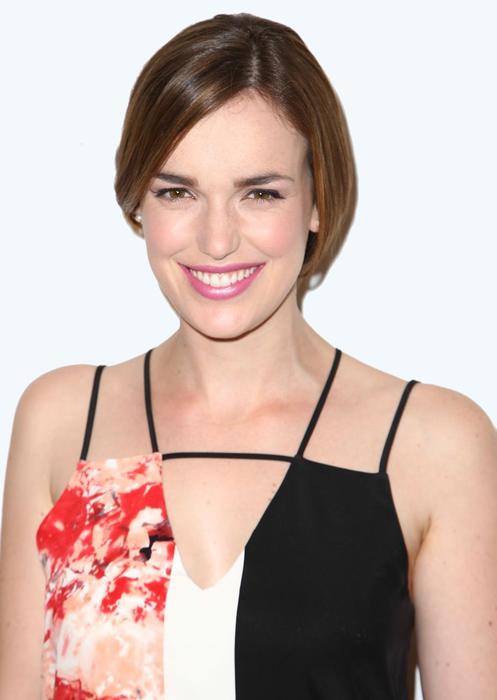 Elizabeth Henstridge
