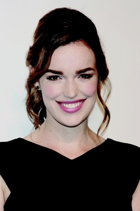 Elizabeth Henstridge