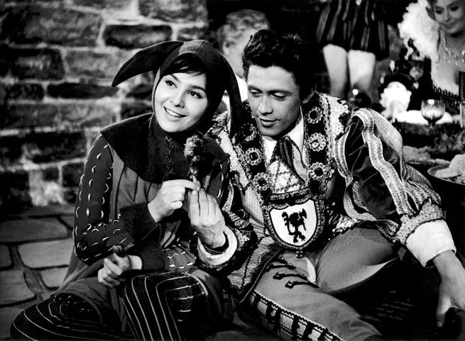 Emília Vášáryová