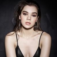 Hailee Steinfeld