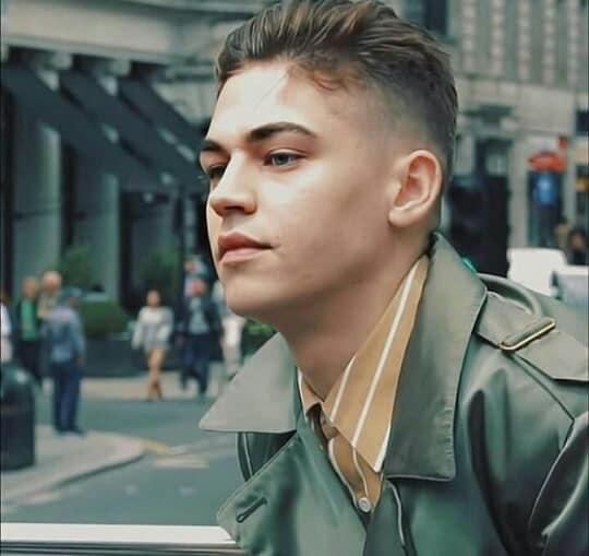 Hero Fiennes-Tiffin