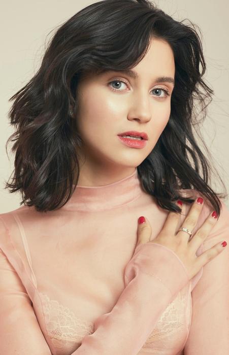 Julia Goldani Telles