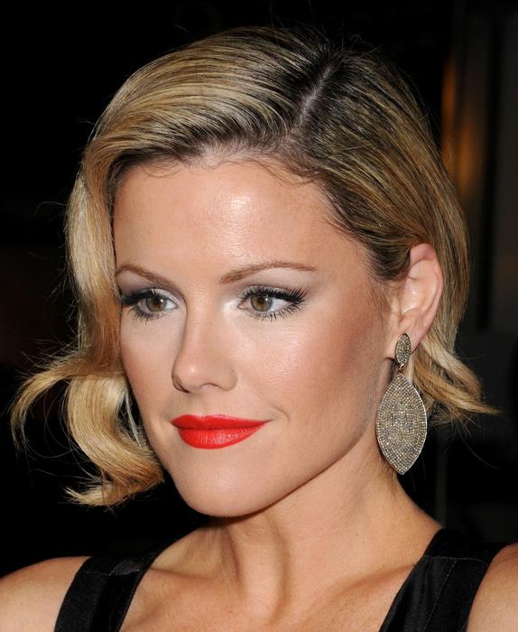 Kathleen Robertson
