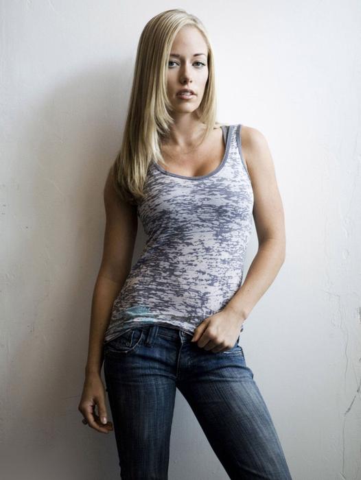 Kendra Wilkinson