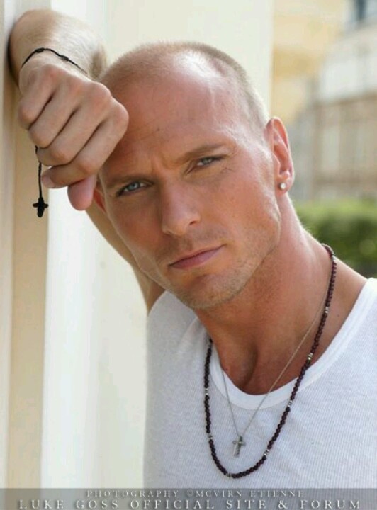 Luke Goss book signing