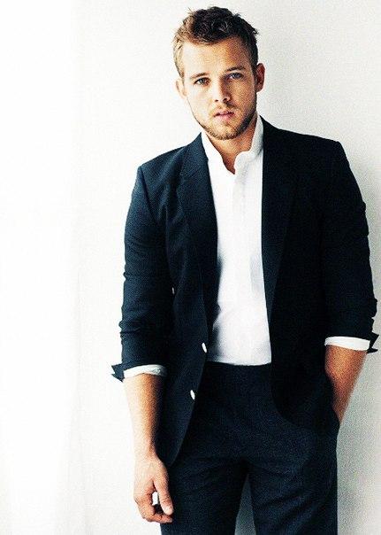 Max Thieriot