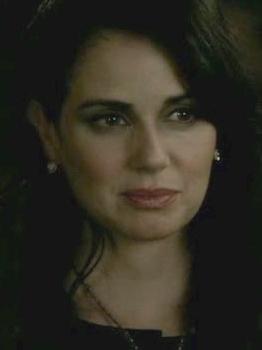 Mia Kirshner