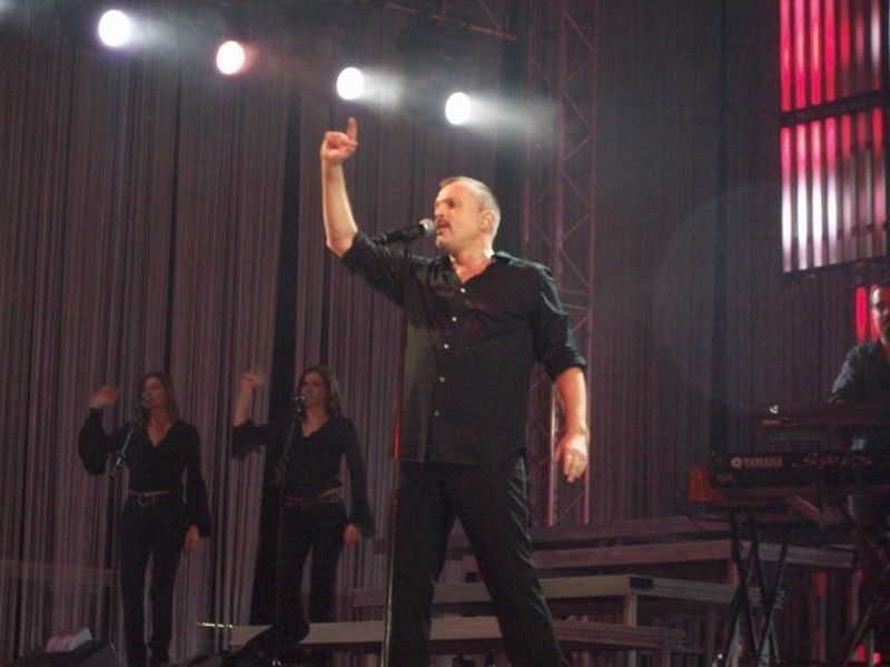 Miguel Bosé
