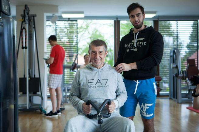 Pavel Šalitroš a Andrej Babiš na tréninku v posilovně