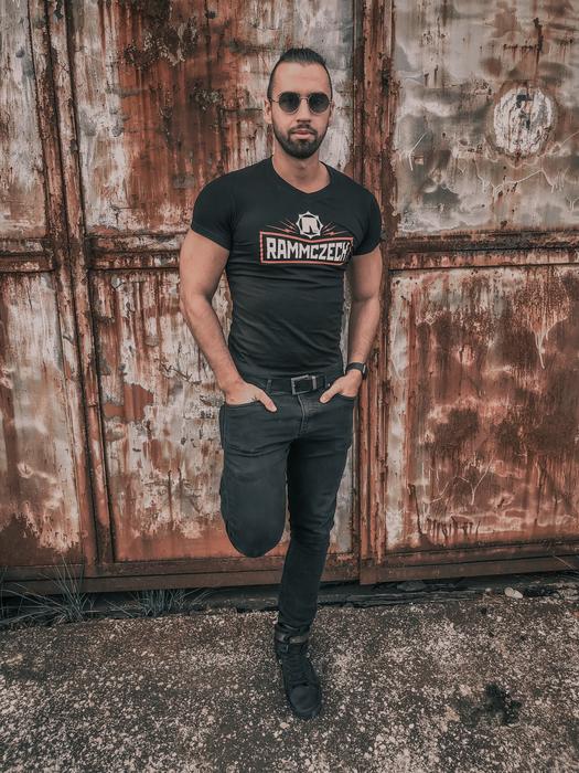 Pavel Šalitroš je frontmanem kapely RammCzech