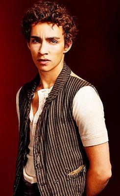 Robert Sheehan