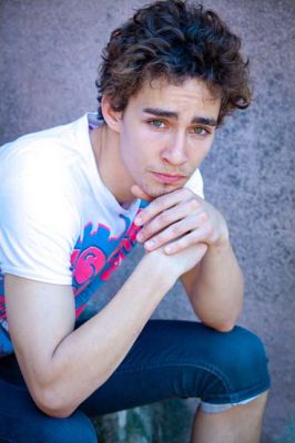 Robert Sheehan