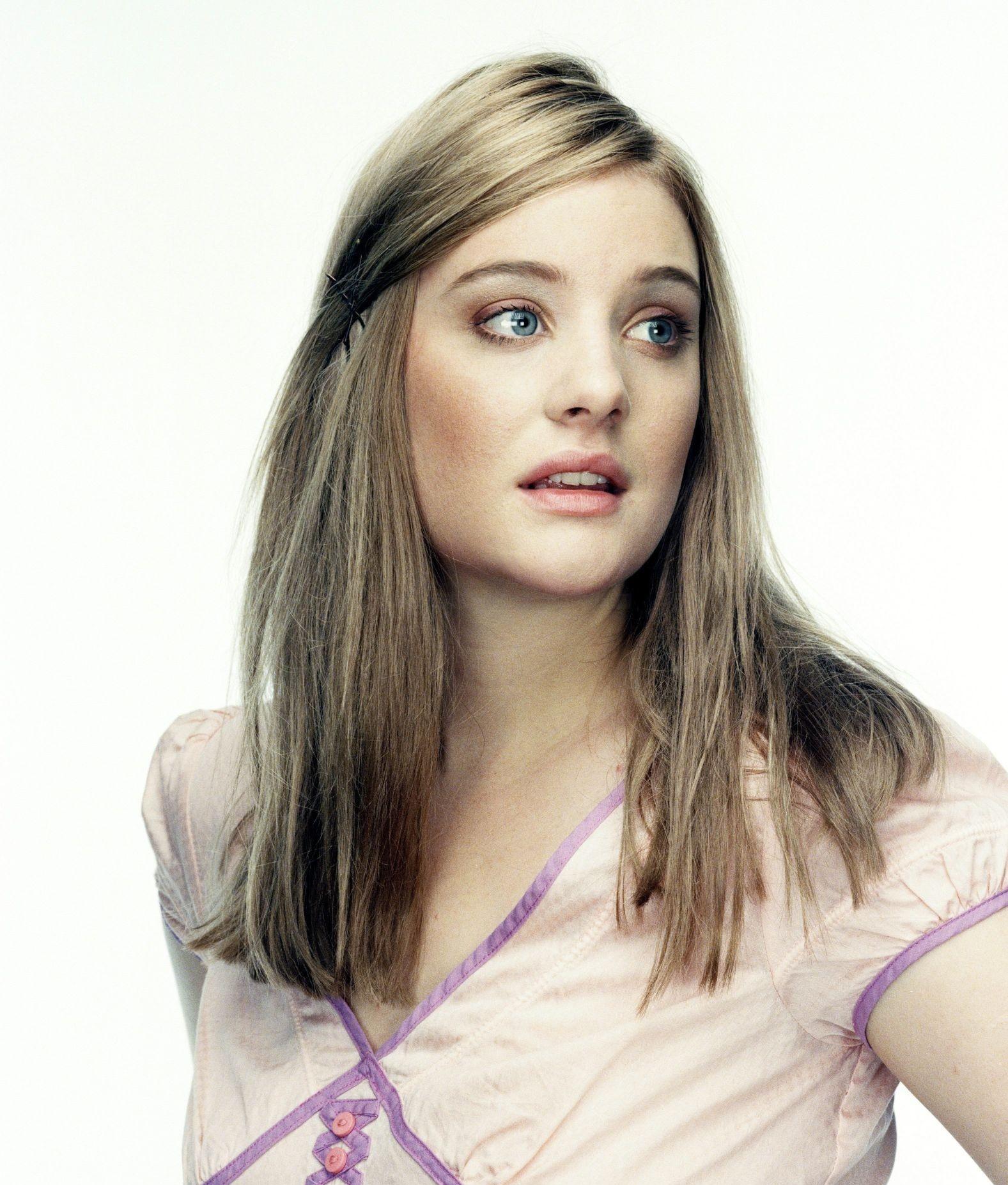 Next photo of Romola Garai