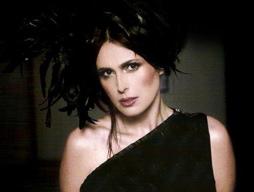 Sharon den Adel