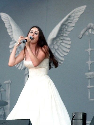 Sharon den Adel