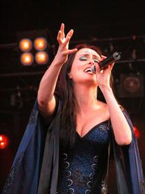 Sharon den Adel