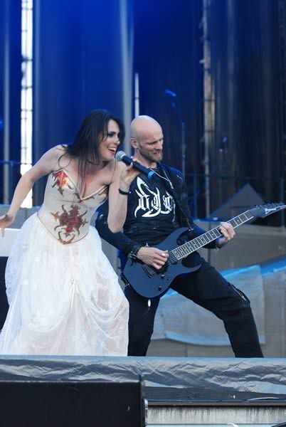 Sharon den Adel