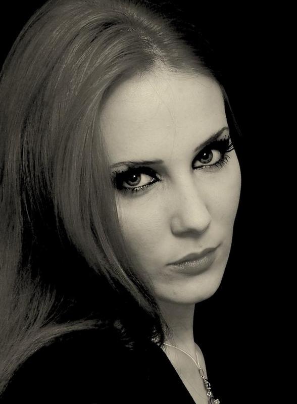 Simone Simons