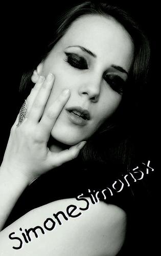 Simone Simons