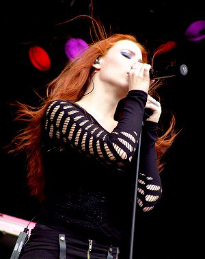 Simone Simons