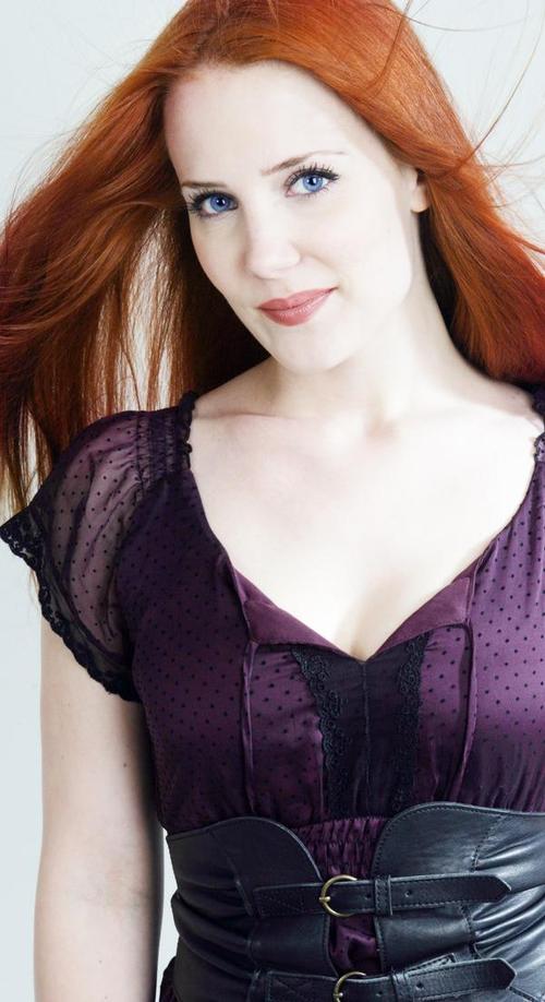 Simone Simons