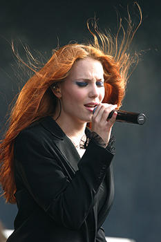 Simone Simons