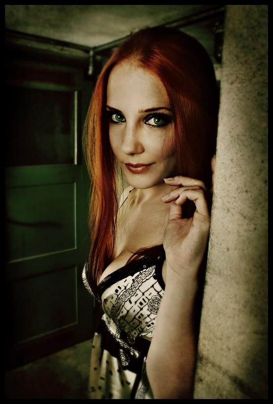 Simone Simons