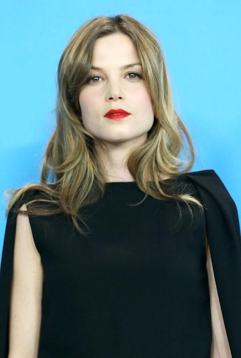 Sylvia Hoeks