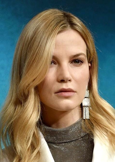 Sylvia Hoeks