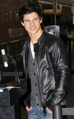 Taylor Lautner