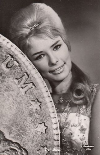 Vivi Bach