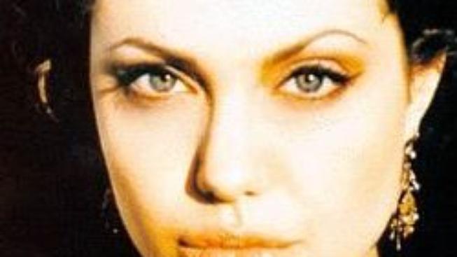 Angelina Jolie navštívila uprchlíky v Afghánistánu