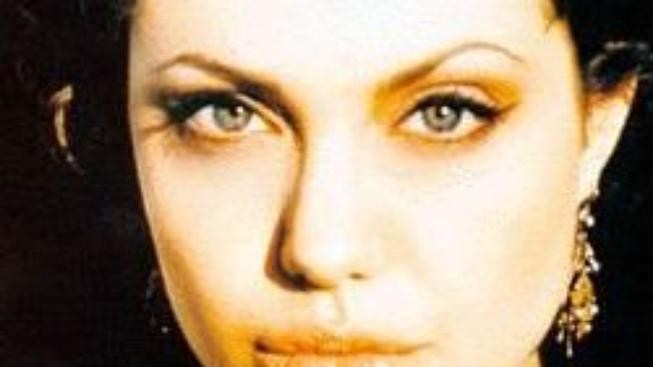 Angelina Jolie se v Itálii ukázala veřejně s otcem Jonem Voightem