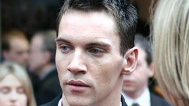 Jonathan Rhys Meyers je zpátky v léčebně