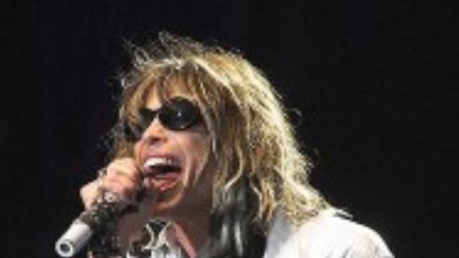 Steven Tyler: Sex s chlapem jsem zkusil