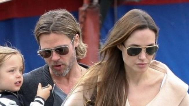 „Brangelina“ s rodinou se zabydleli ve starodávném sídle