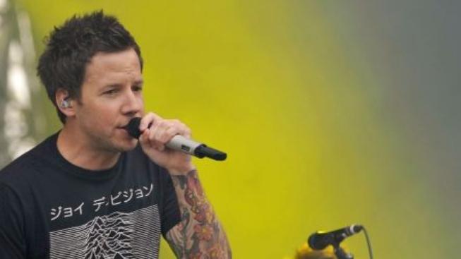 Kanadští Simple Plan vyprodali nadšenou pražskou Incheba Arénu
